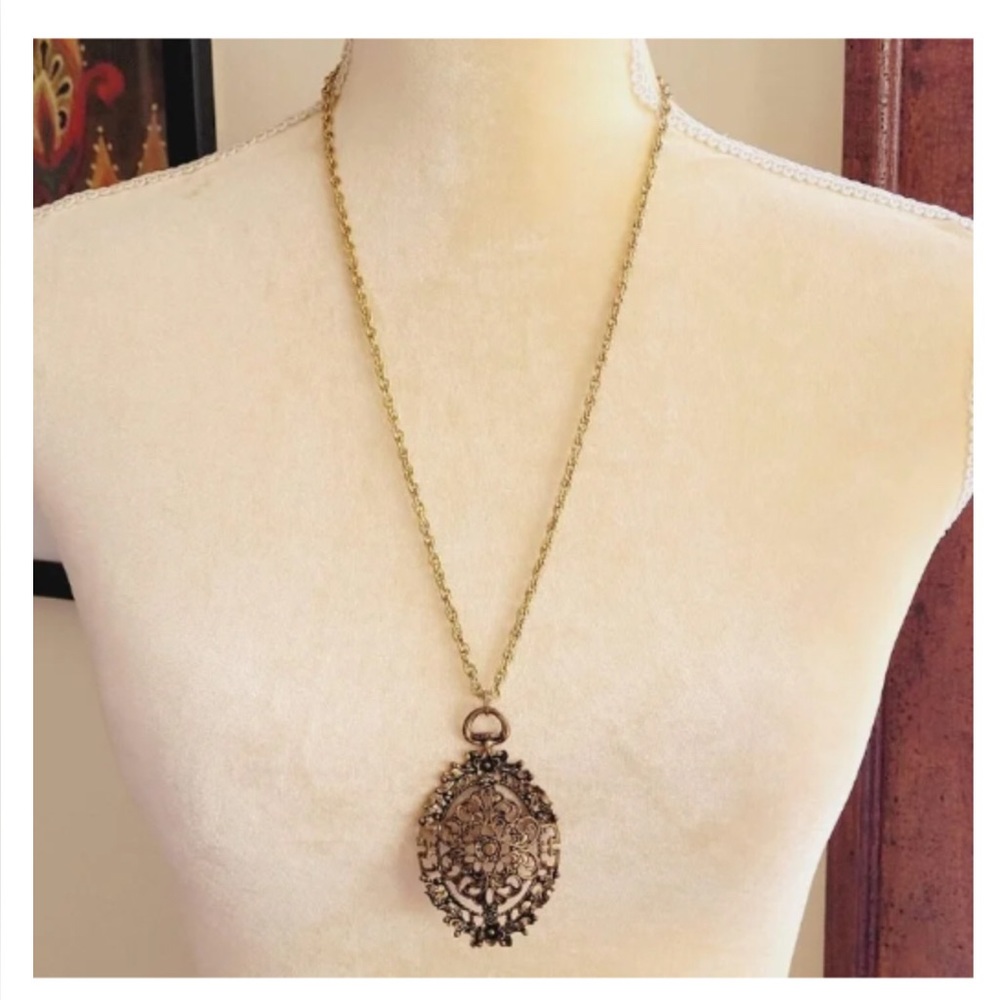 🌺🌸🌼Art Nouveau Victorian Locket Style